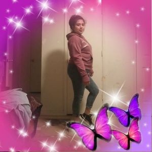 Meet your Posher, Yamelix